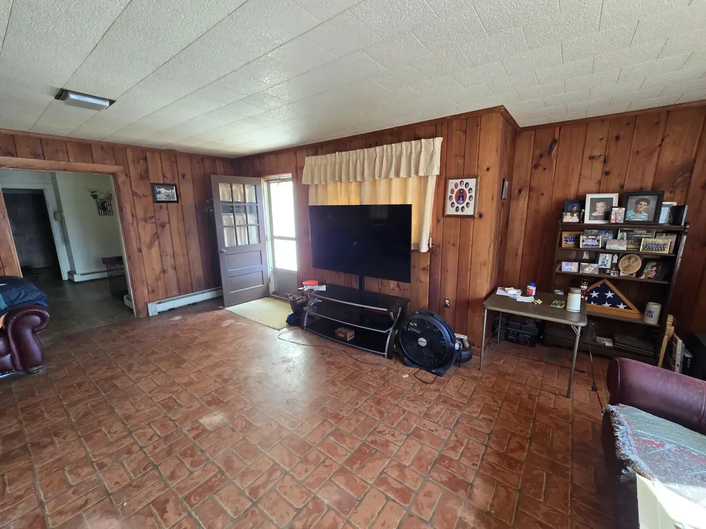129 W Hill Road Gardiner ME 04345