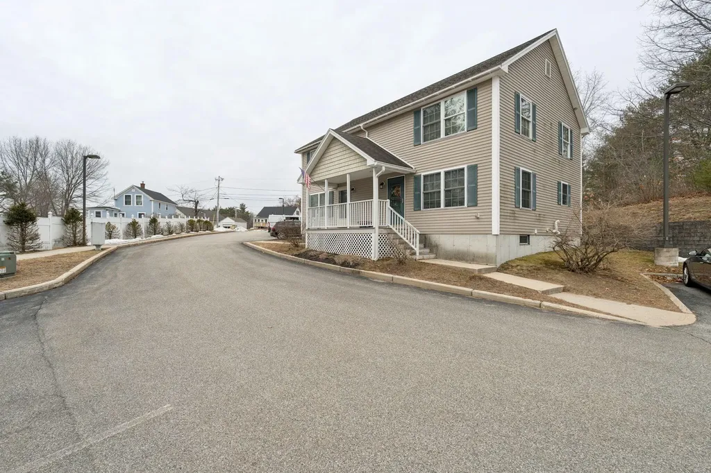 6B Meadow View Drive Sanford ME 04073