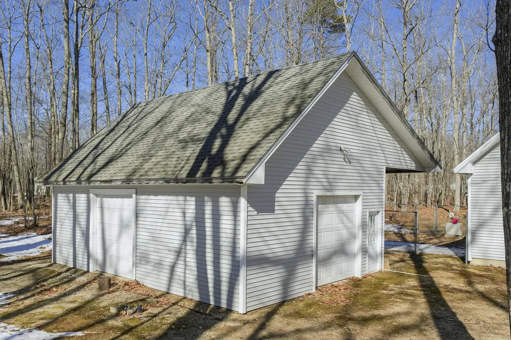 589 King Street Oxford ME 04270