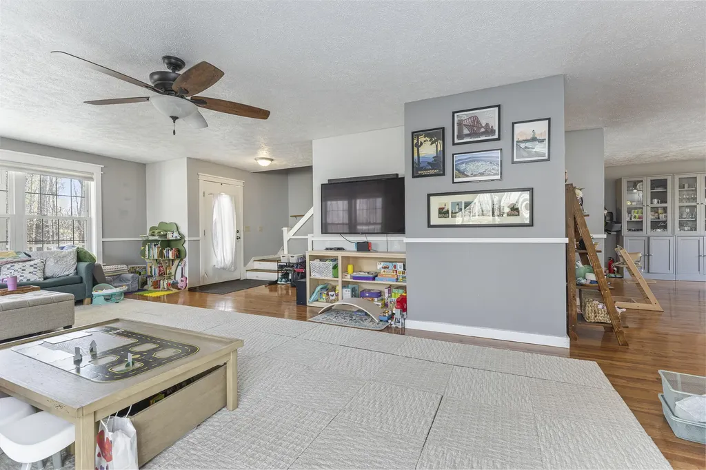 589 King Street Oxford ME 04270