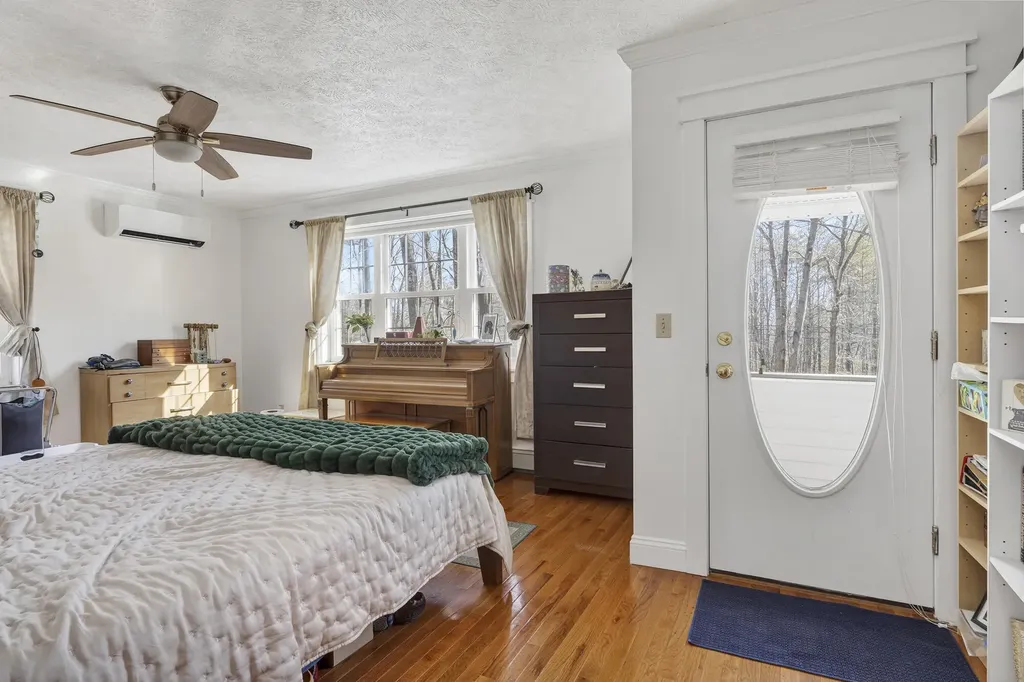 589 King Street Oxford ME 04270
