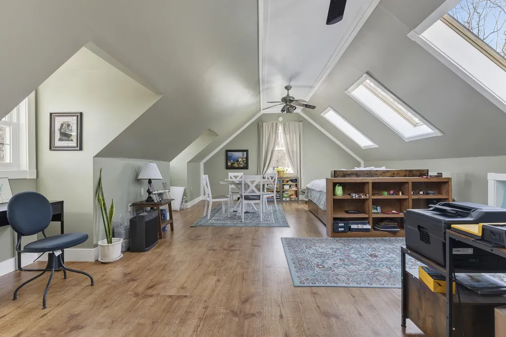 589 King Street Oxford ME 04270