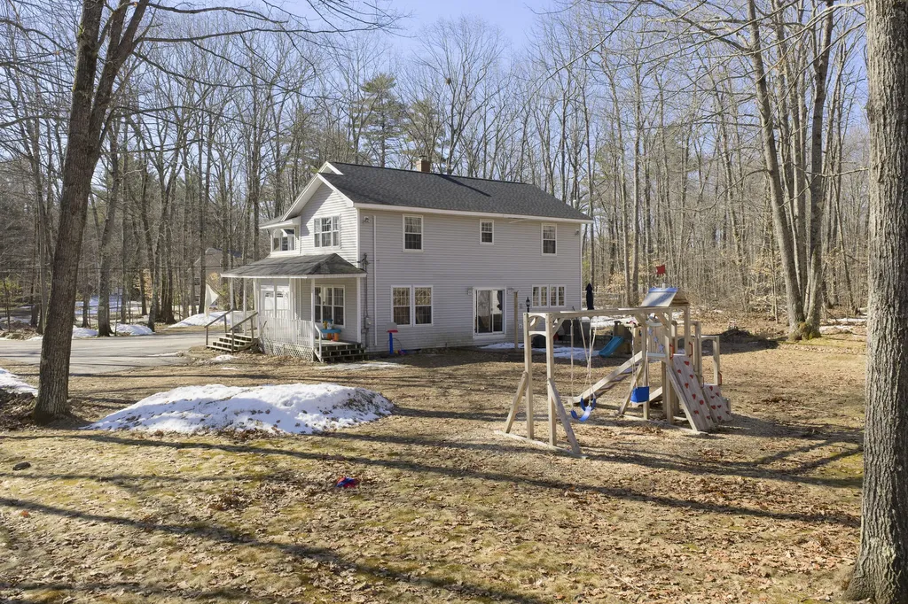 589 King Street Oxford ME 04270
