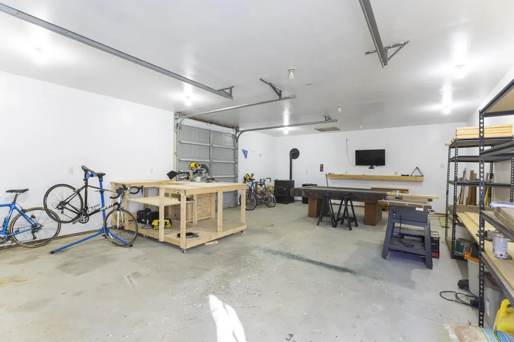 589 King Street Oxford ME 04270
