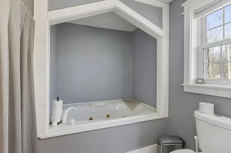 589 King Street Oxford ME 04270