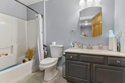 589 King Street Oxford ME 04270