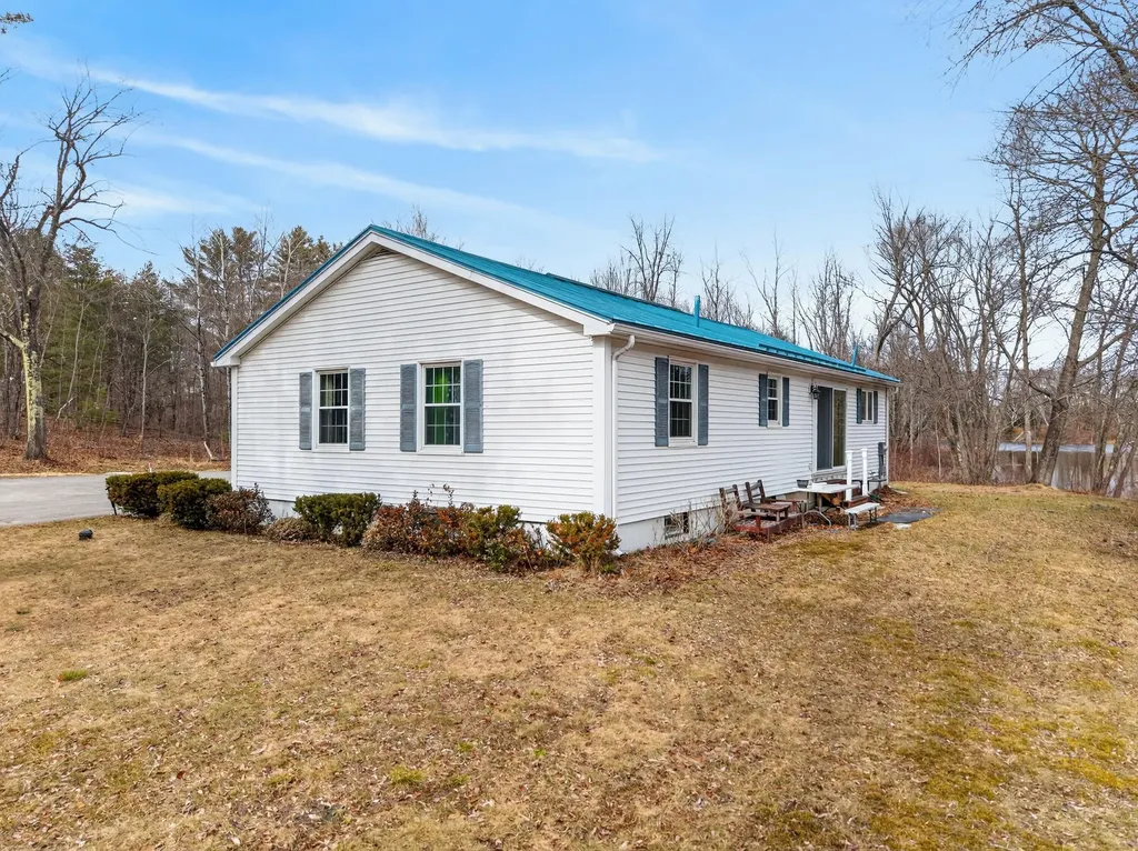88 County Road Oakland ME 04963