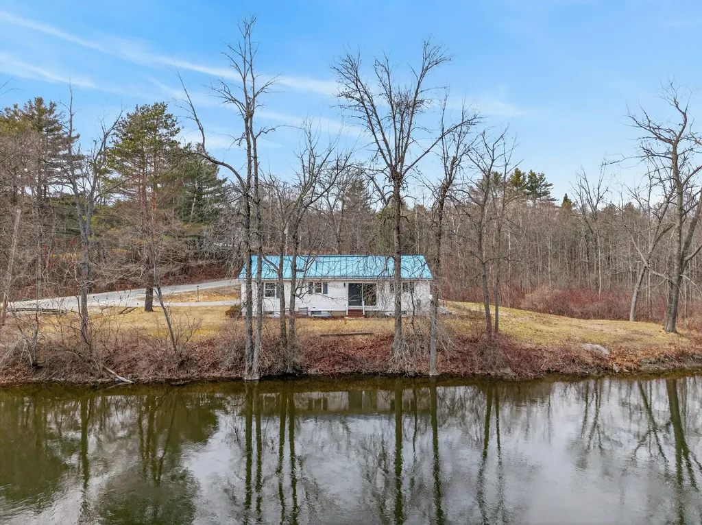 88 County Road Oakland ME 04963