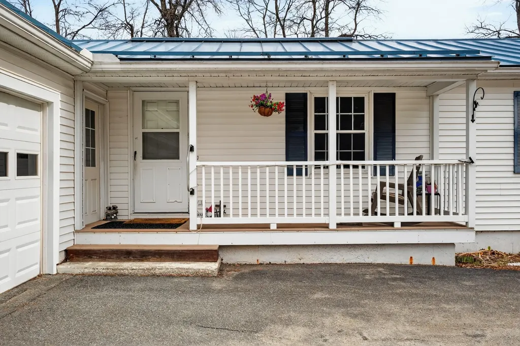 88 County Road Oakland ME 04963