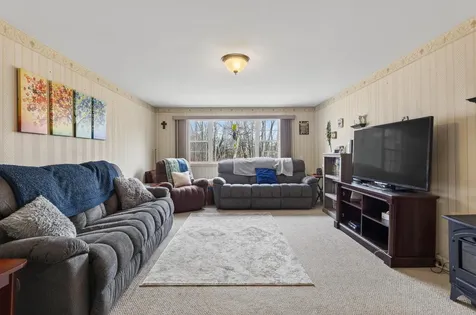 88 County Road Oakland ME 04963