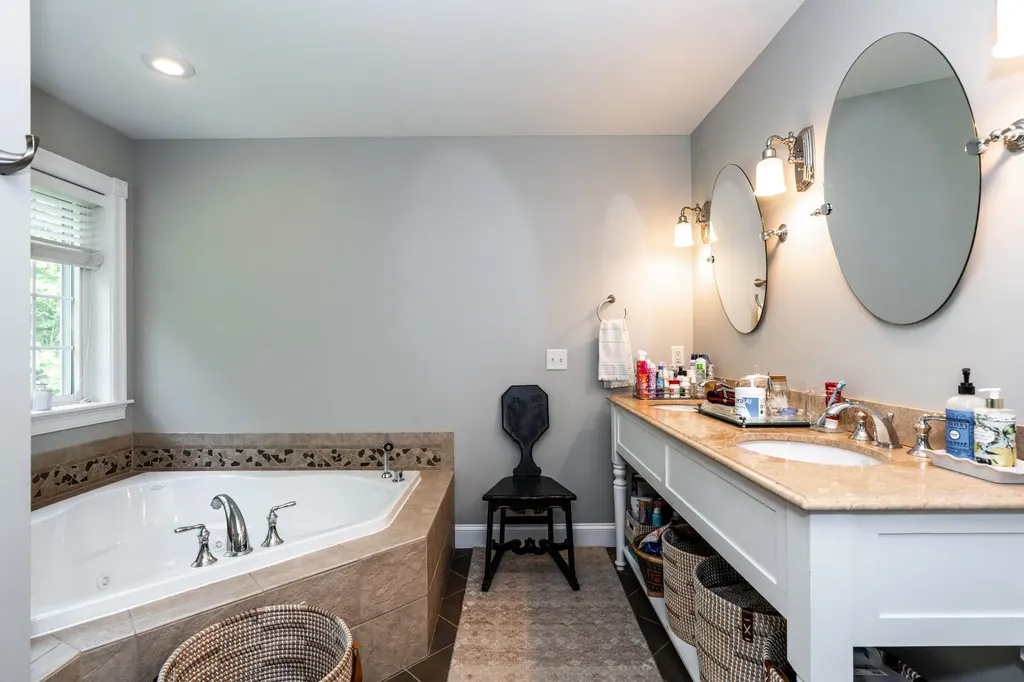 20 Babbidge Road Falmouth ME 04105