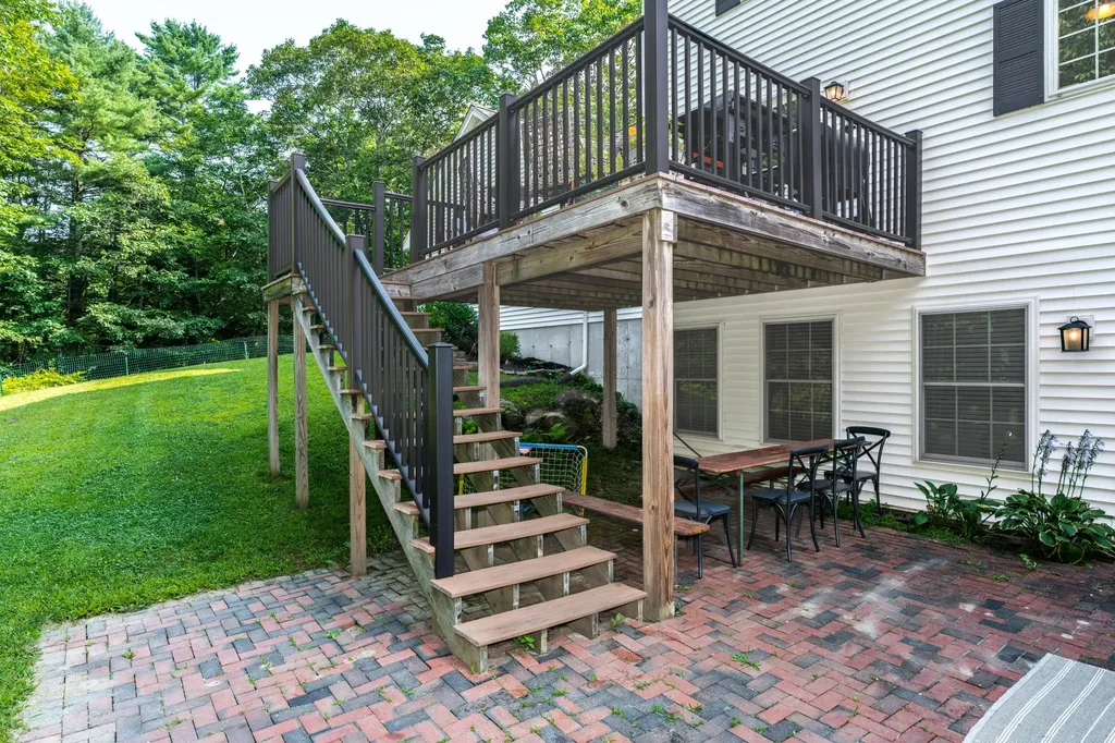20 Babbidge Road Falmouth ME 04105
