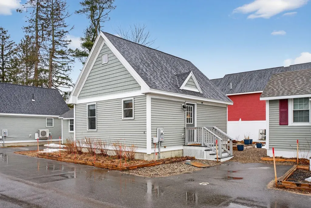 994 Portland Road Saco ME 04072
