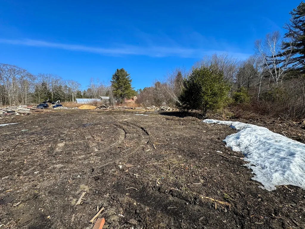 631 River Road Brunswick ME 04011