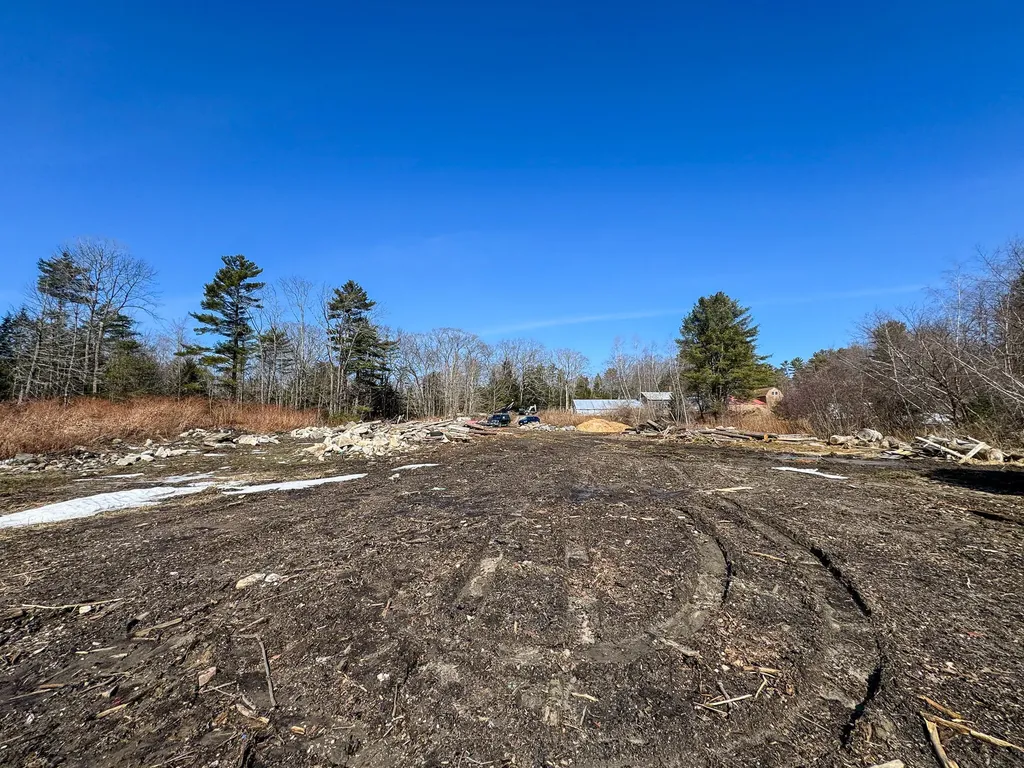 631 River Road Brunswick ME 04011