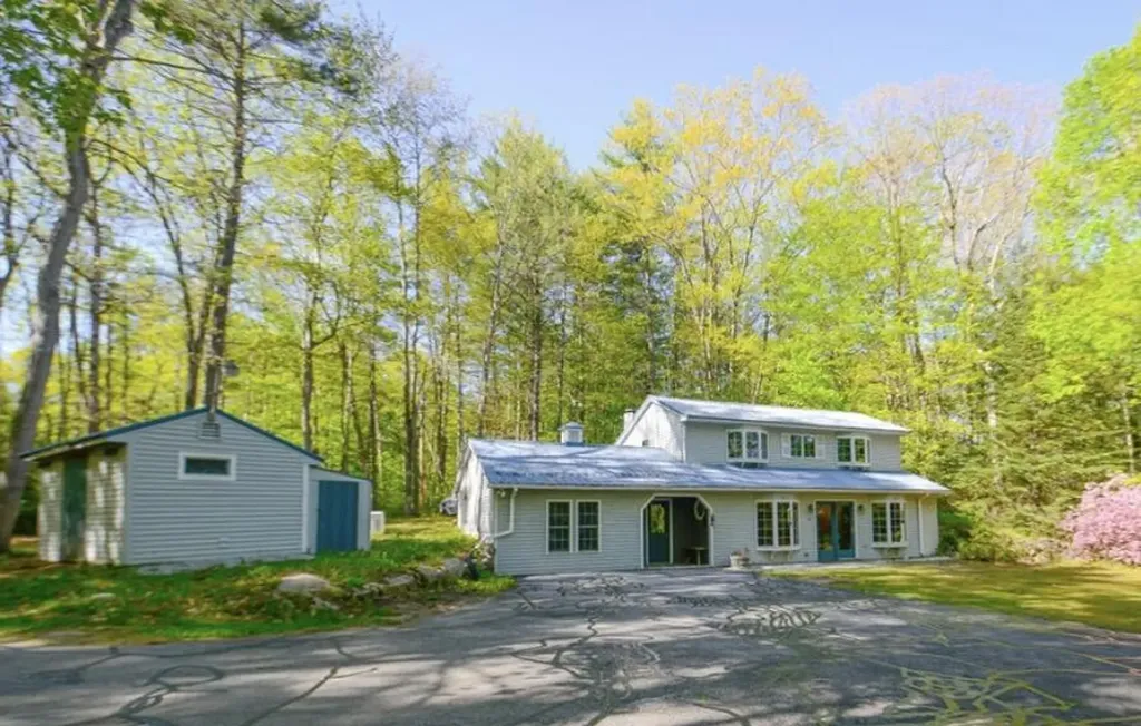 22 Abenaki Acres Road Naples ME 04055