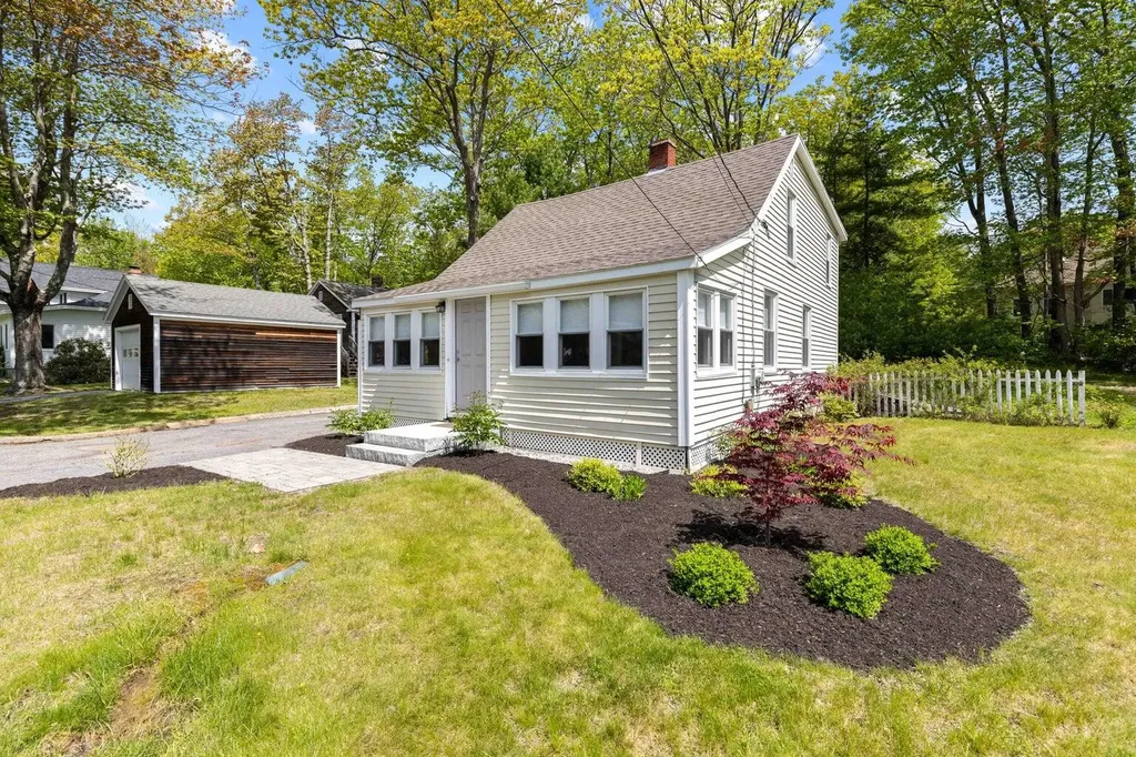 63 Underwood Road Falmouth ME 04105