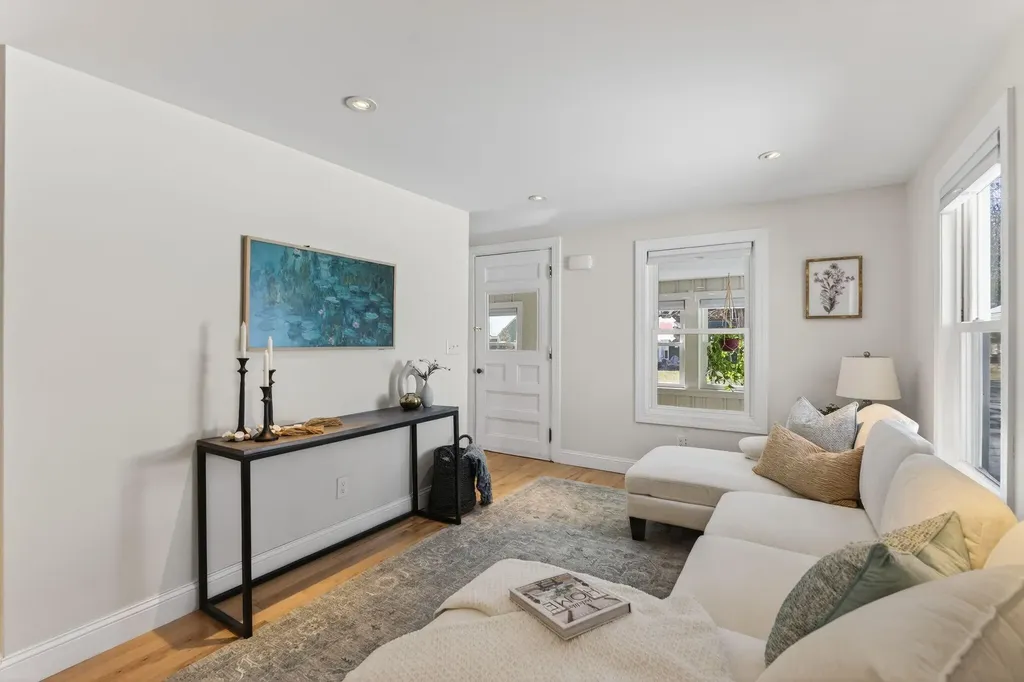 63 Underwood Road Falmouth ME 04105