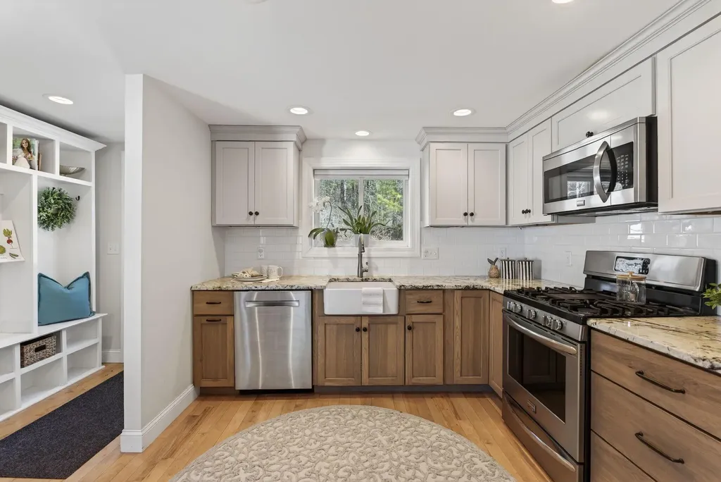 63 Underwood Road Falmouth ME 04105