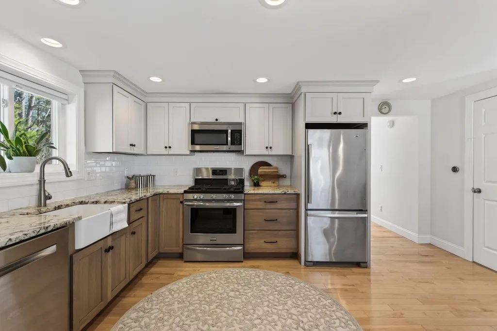 63 Underwood Road Falmouth ME 04105