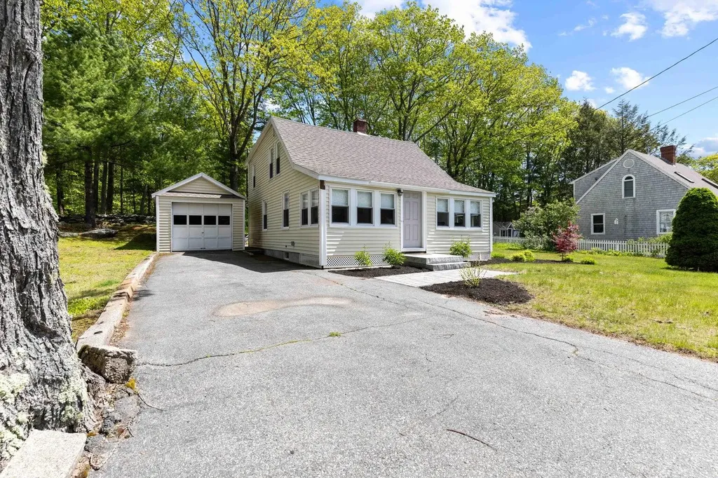 63 Underwood Road Falmouth ME 04105