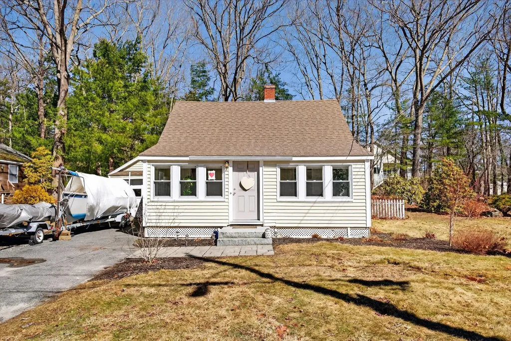 63 Underwood Road Falmouth ME 04105