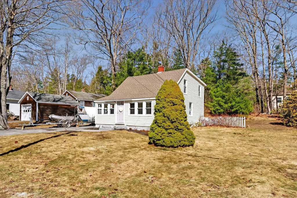 63 Underwood Road Falmouth ME 04105
