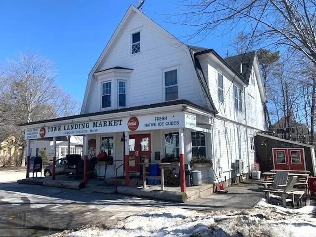63 Underwood Road Falmouth ME 04105