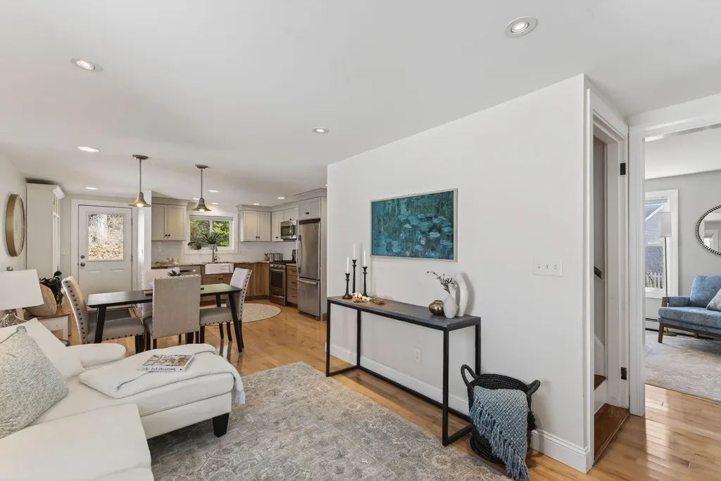 63 Underwood Road Falmouth ME 04105