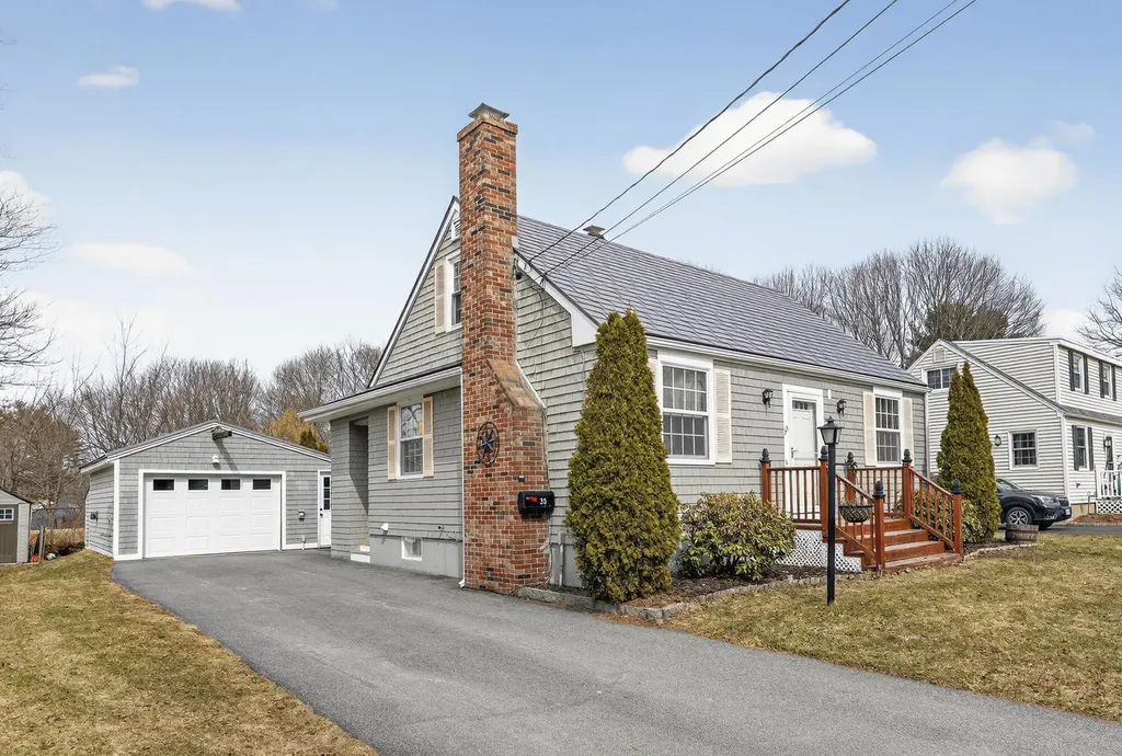 35 Mckinley Street South Portland ME 04106