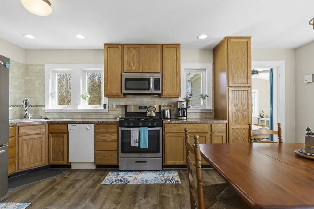 642 Ocean Point Road Boothbay ME 04544