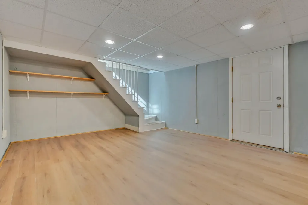 15 Brewster Street Portland ME 04103