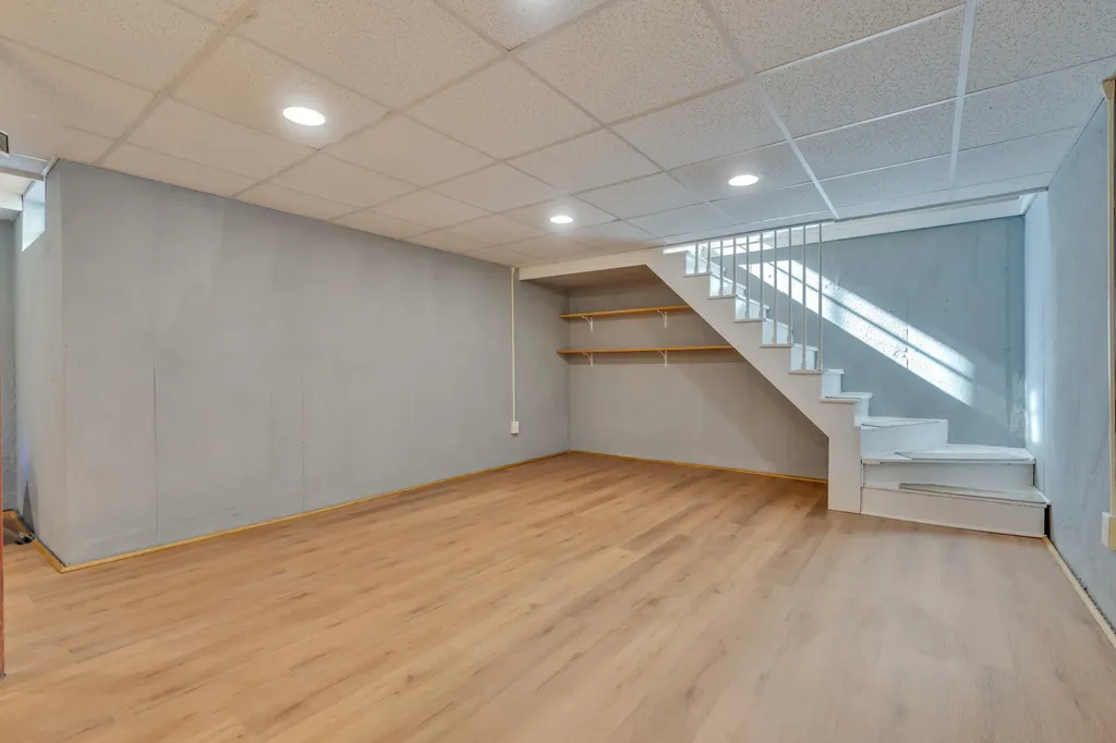 15 Brewster Street Portland ME 04103