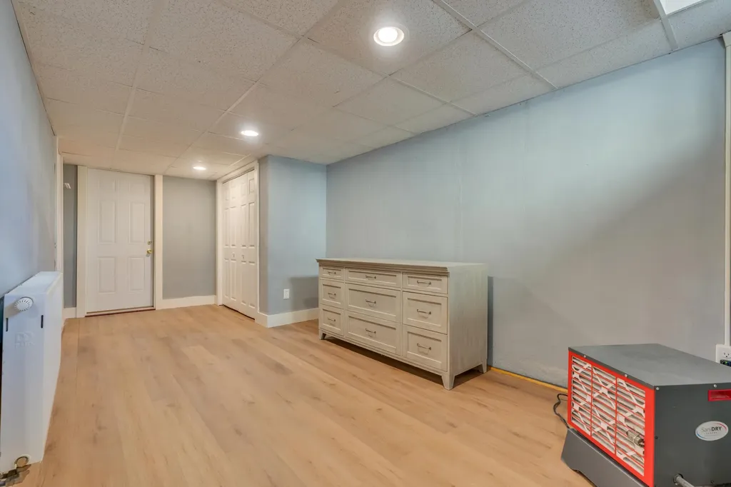 15 Brewster Street Portland ME 04103
