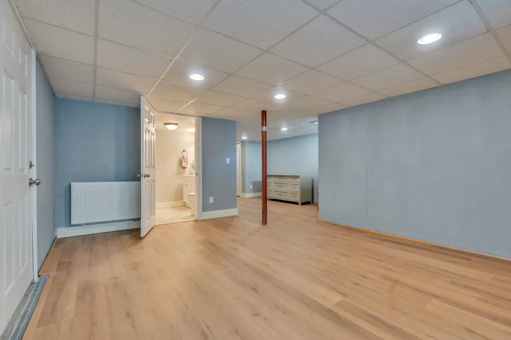 15 Brewster Street Portland ME 04103