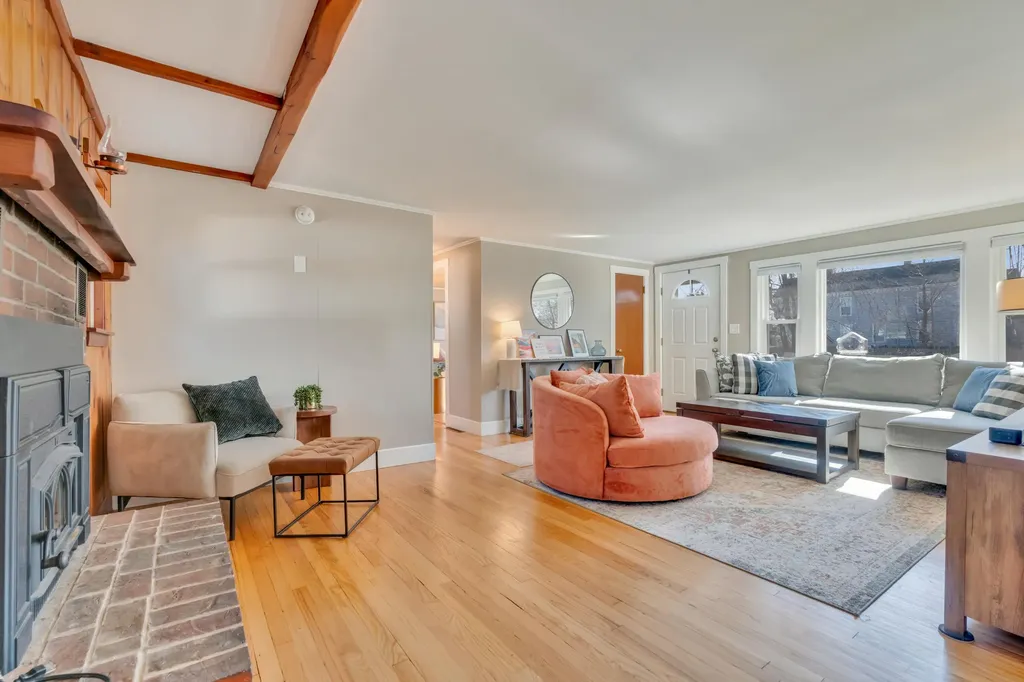 15 Brewster Street Portland ME 04103