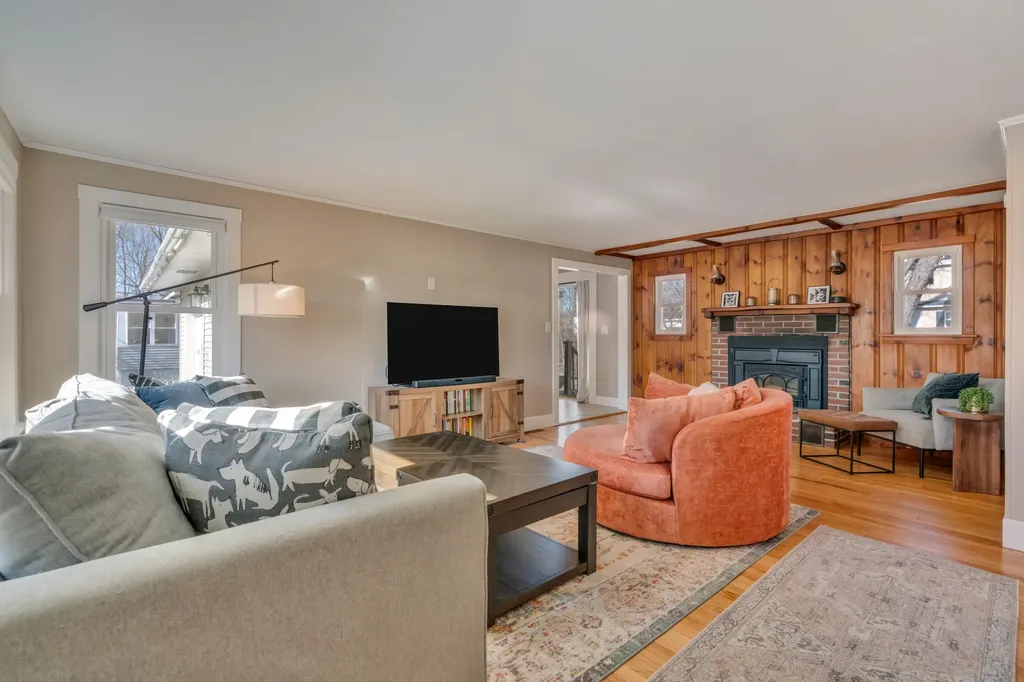 15 Brewster Street Portland ME 04103