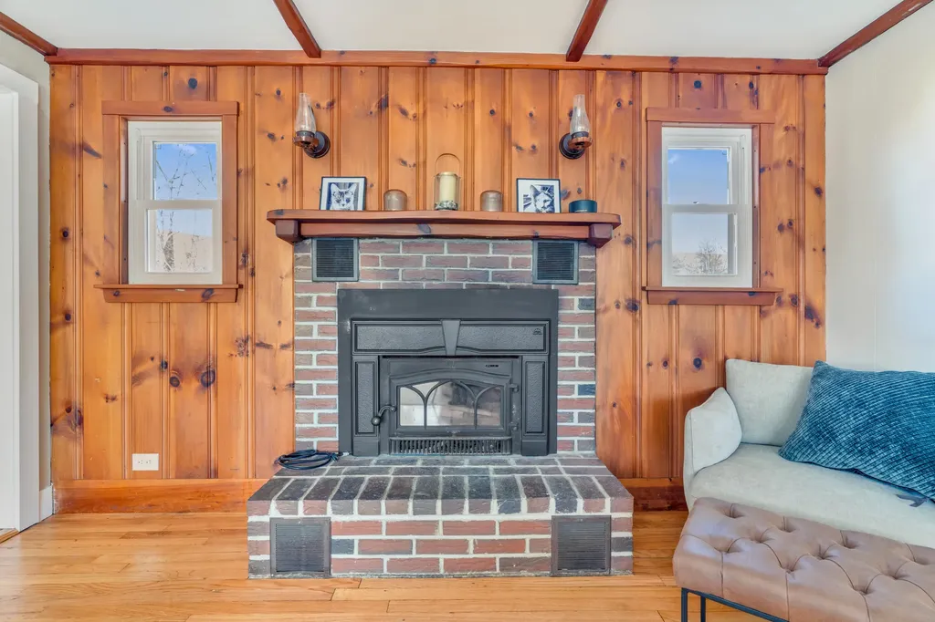15 Brewster Street Portland ME 04103