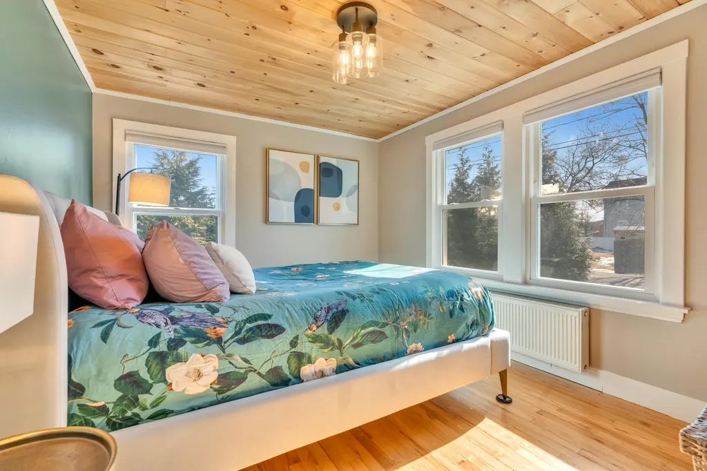 15 Brewster Street Portland ME 04103