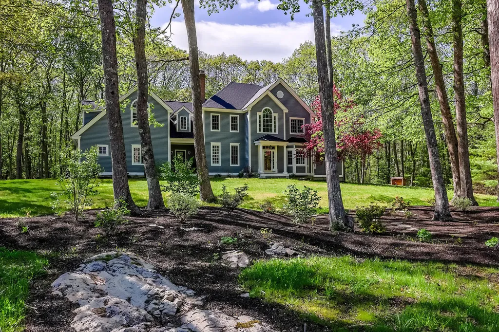 18 Ledgewater Drive Kennebunk ME 04043