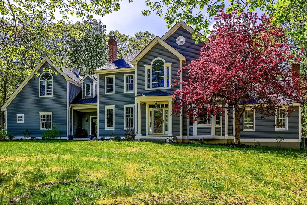 18 Ledgewater Drive Kennebunk ME 04043