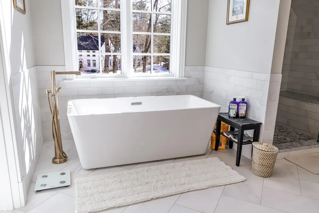 18 Ledgewater Drive Kennebunk ME 04043
