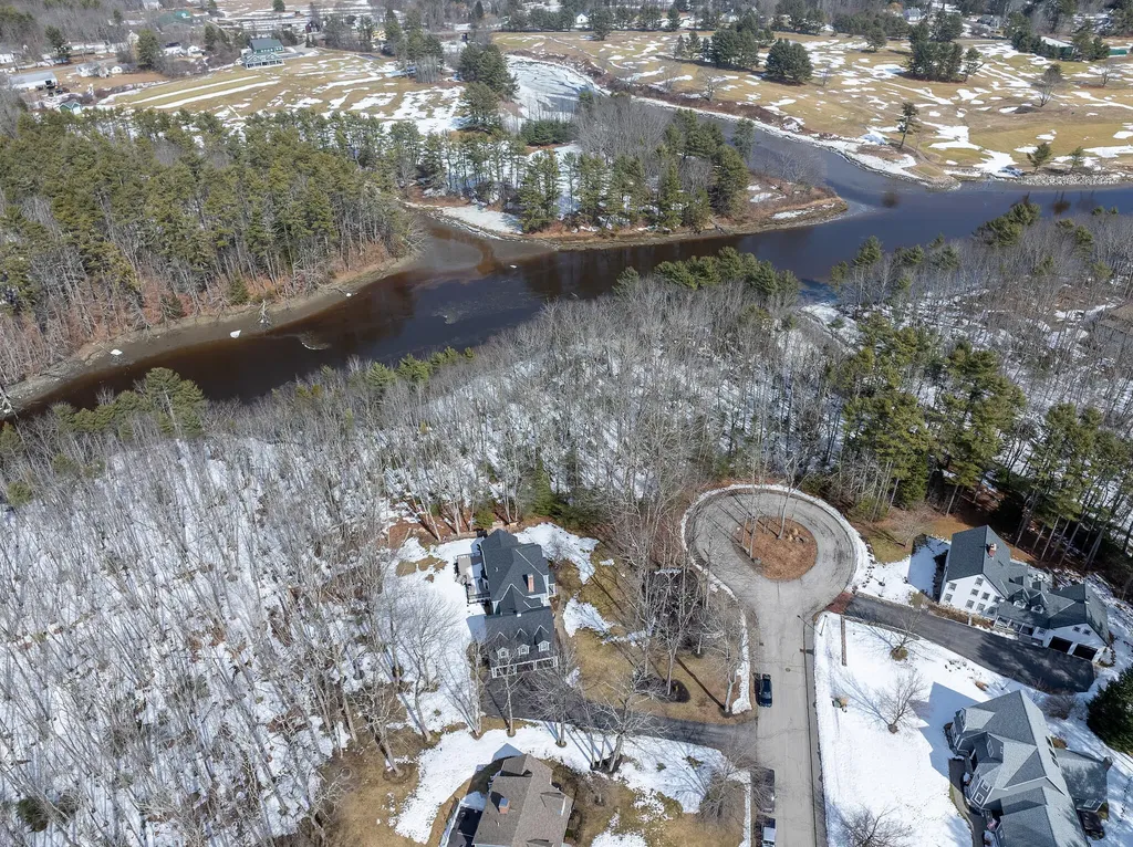 18 Ledgewater Drive Kennebunk ME 04043