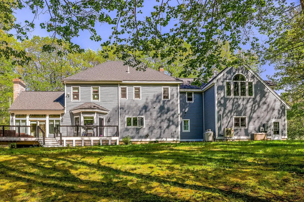 18 Ledgewater Drive Kennebunk ME 04043