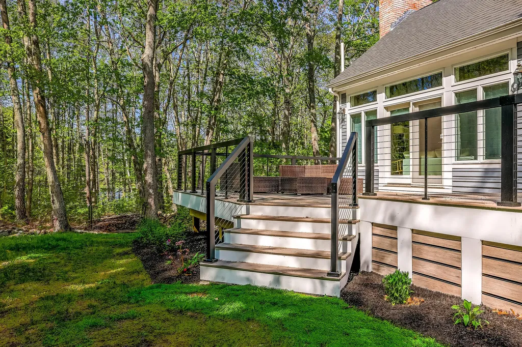 18 Ledgewater Drive Kennebunk ME 04043