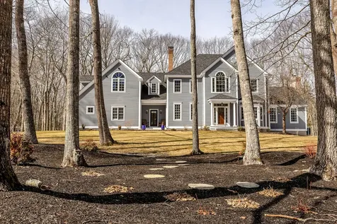 18 Ledgewater Drive Kennebunk ME 04043