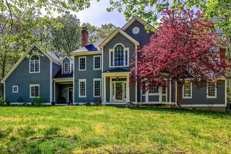 18 Ledgewater Drive Kennebunk ME 04043