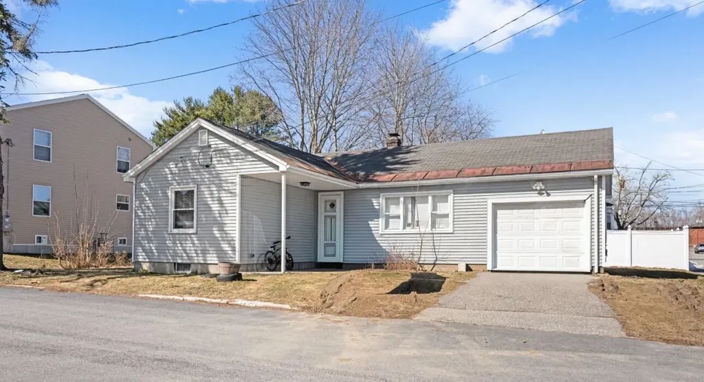 2 Banks Lane Biddeford ME 04005