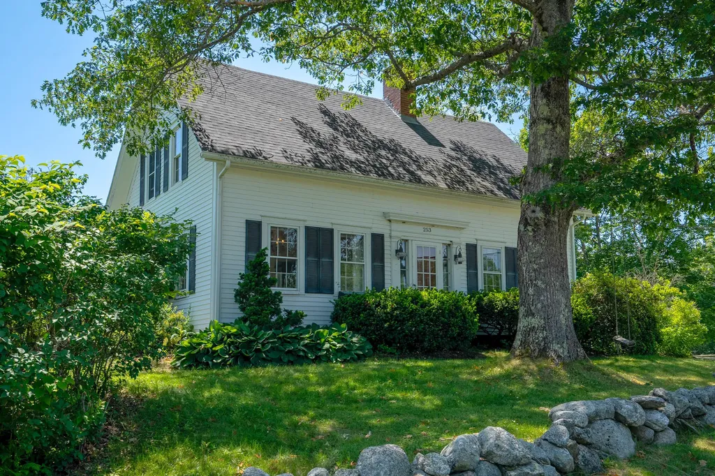 253 Quaker Meeting House Road Durham ME 04222