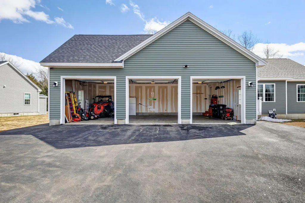 31 Meredith Drive Windham ME 04062